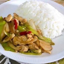 ข้าวผัดพริกอ่อนไก่