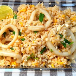ข้าวผัดปลาหมึก