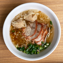 บะหมี่เกี๊ยวหมูแดง