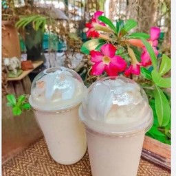 มะพร้าวปั่นนมสด