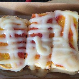 ปังปิ้งเนย+นม+สตอเบอรี่ 1 แผ่น