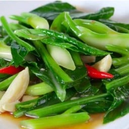 Stir fried Kale with  oysters sauce (คะน้าน้ำมันหอย)