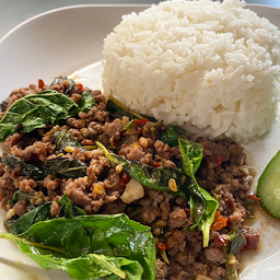 ข้าวกะเพราคั่วแห้งเนื้อแองกัส