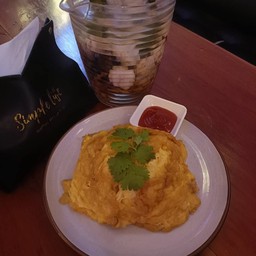 ข้าวไข่เจียวแหนมหมู