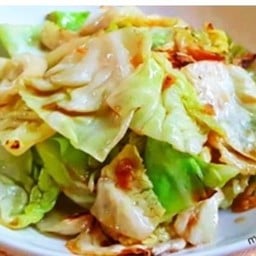 Cabbage with  fish  sauce (กะหล่ำปลีน้ำปลา)