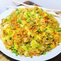 Pineapple Fried Rice (ข้าวผัดสับปะรด)