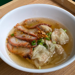 เกี๊ยวน้ำหมูแดง