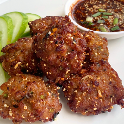 ลาบหมูทอด 6 ชิ้น