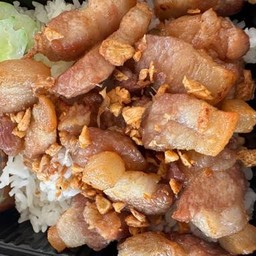 ข้าวหมูสามชั้นทอดเกลือ