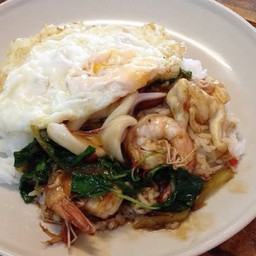 [อร่อยซ่ากับโค้ก] ข้าวกะเพราทะเล +  โค้ก ออริจินัล (ขวด)