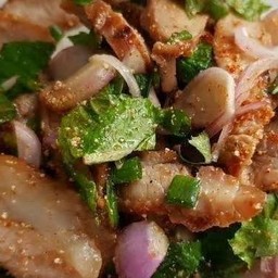 น้ำตกคอหมูย่าง