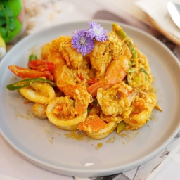 ทะเลผัดผงกะหรี่