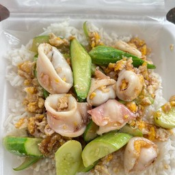 ผัดไข่เเตงกวา