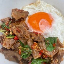 ผัดกะเพราหมูตุ๋น