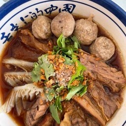 ก๋วยเตี๋ยวเนื้อตุ๋นพิเศษ