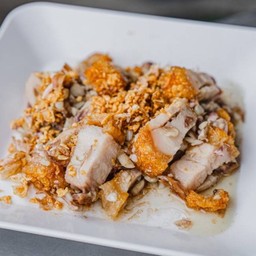 :หมูกรอบทอดกระเทียม