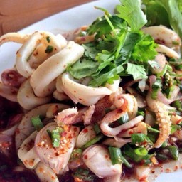 ลาบปลาหมึก