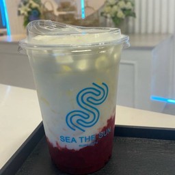 นมสดสตอเบอร์รี่เย็น(Iced Strawberry Fresh Milk)