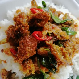 ไก่กรอบคั่วเครื่องแกง