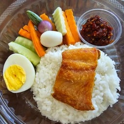 ปิ่นโตอร่อยปลาทอด -