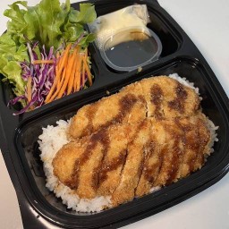 Nana Salad (นานาสลัด)