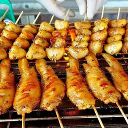 ตูดไก่3 ตับ3 ข้าวเหนียว3 ส้มตำปูปลาร้า1 พิเศษ!!!!!