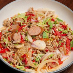 ยำวุ้นเส้นไส้กรอกหมูสับ