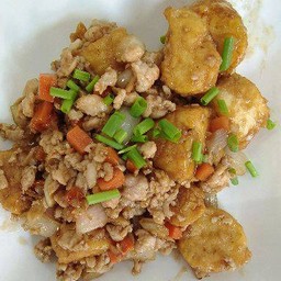 ผัดเต้าหู้หมูสับทรงเครื่อง