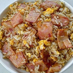 ข้าวผัดไข่เบคอน
