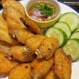 ปีกไก่ทอดน้ำปลา 7 ชิ้น