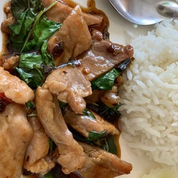 กะเพราหมูแดดเดียว