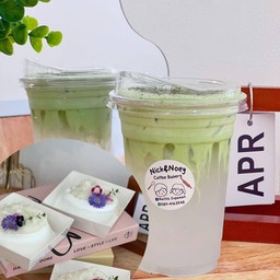 [เซตสุดฮิต] น้ำมะพร้าวมัจฉะโฟม + เค้กมะพร้าวอ่อนครีมสด