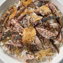 ปลาทูทอดน้ำปลาคลุกข้าว