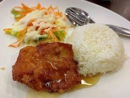 ข้าวไก่กรอบซอสน้ำปลา