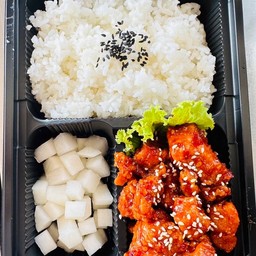 เซต1 ข้าวญี่ปุ่นไก่ไร้กระดูก+ไชเท้าดอง