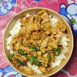 ข้าวกะเพราหมูชิ้น