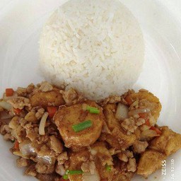 ข้าวเต้าหู้หมูสับทรงเครื่อง