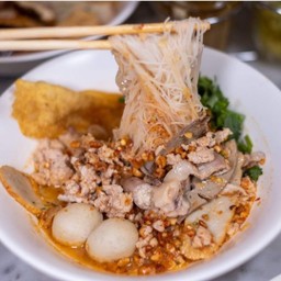 เส้นหมี่ต้มยำ