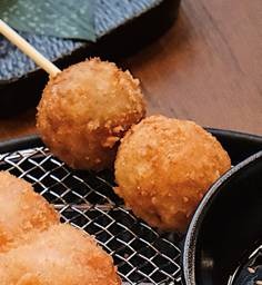 D03 - โคโรเกะครีมปู Kani Kurimu Korokke