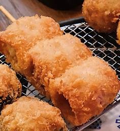 D06 - เบคอนพันมะเขือเทศทอด Cherry Tomato Bacon