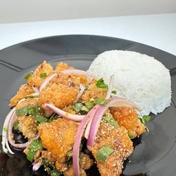 ข้่าวยำไก่แซ่บ