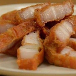 หมูสามชั้นทอดน้ำปลา