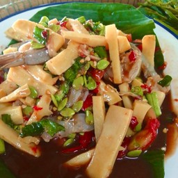 ตำหน่อไม้กุ้งสด