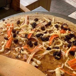 พริกเผาปูอัดลูกเกดชีส