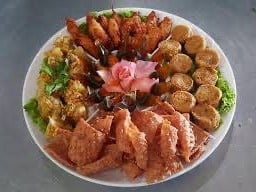 ออเดิรฟ์5อย่าง ไข่เหยี่ยว จ๊อ แฮมหมู ไส้กรอก เม็ดมะม่วง