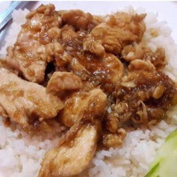 ไก่กระเทียม ราดข้าว