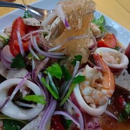 ยำวุ้นเส้นรวมทะเล