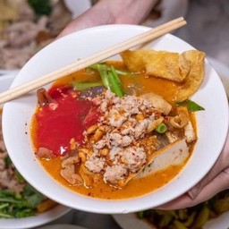 บะหมี่เหลืองเย็นโฟต้มยำ