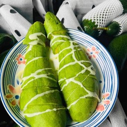 อะโวคาโด้หั่นนมข้นจาน