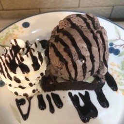 บราวนี่ไอศครีม